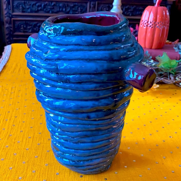 Artisan made ceramic vase - Picture 5 of 15